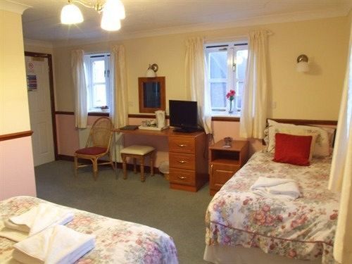 The Lugger 3*