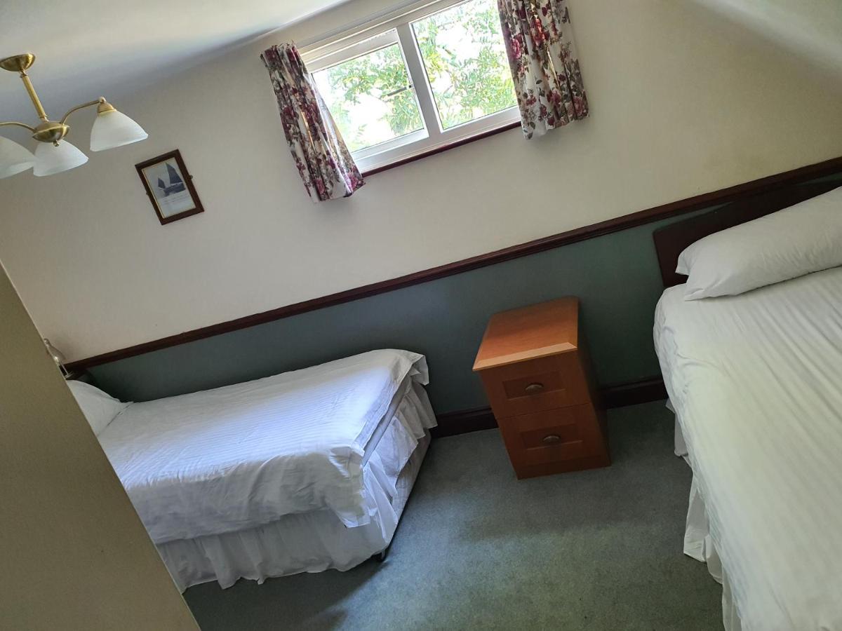 The Lugger 3*