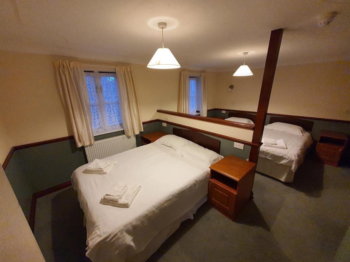 The Lugger 3*
